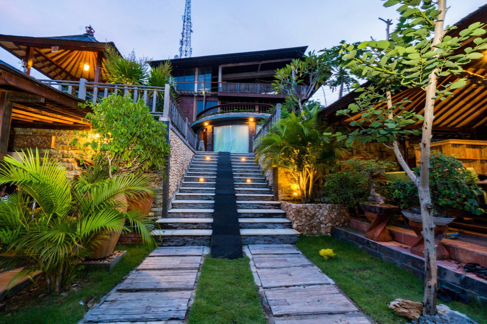 Hotel Jenggala Hill Nusa Lembongan Exteriér fotografie